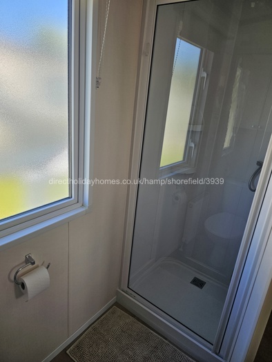 En-suite shower 