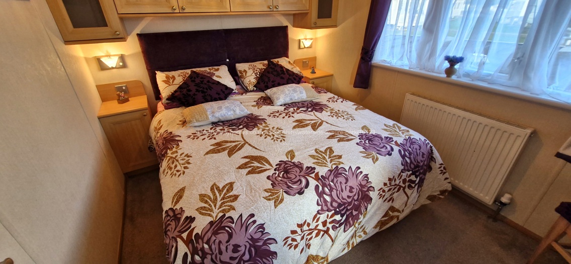 Kingsized Master Bedroom