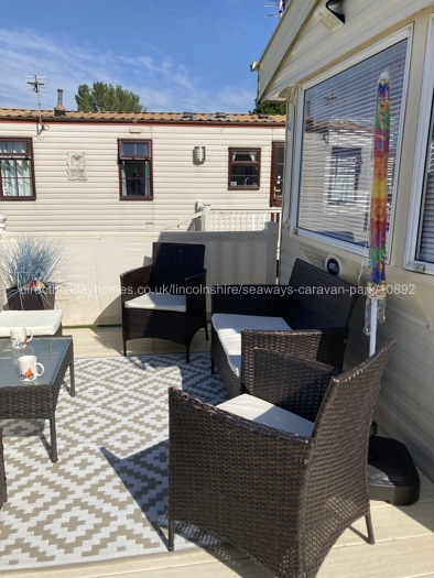 Private screened seating area