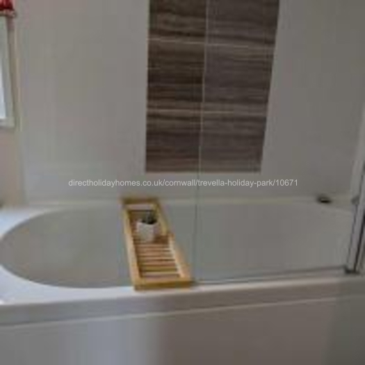 Ensuite with bath