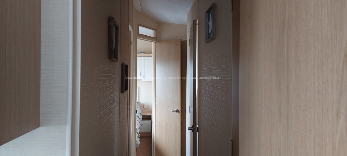 Passage to the bedrooms