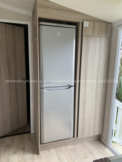 Full size fridge freezer 