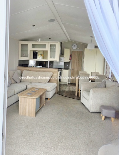 Large Lounge Area
