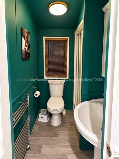 Main bathroom