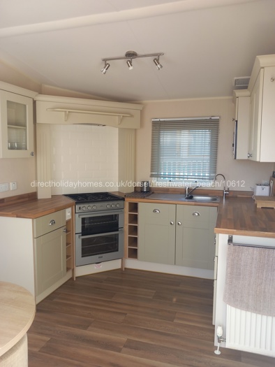Spacious kitchen.Filtered water 