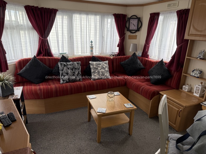 LOUNGE AREA