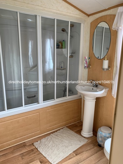 enclosed bath/shower