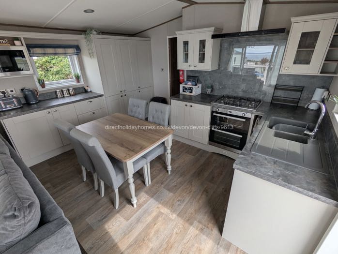 Full size kitchen with table 