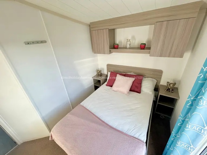 Double Bedroom - View 3