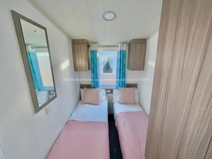 Single Room 2 of 2 with 2 Beds